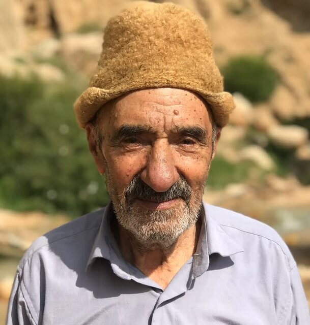 پدر شهید جعفر حیدری به فرزند شهیدش پیوست پدر شهید جعفر حیدری به فرزند شهیدش پیوست