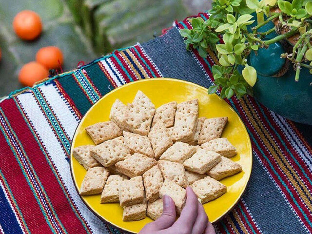 کام شیرین با شیرینیهای سنتی گلستان