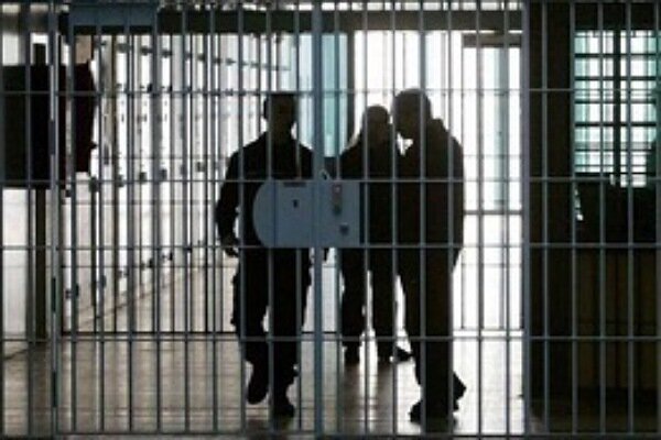 عکس: تزئینی تعداد زندانیان شاغل در سال گذشته به ۴۸ هزار نفر رسید/ کاهش ۲۸ درصدی زندانیان بی سواد