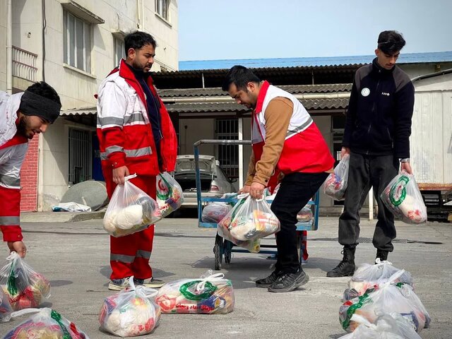 توزیع ۲۵۰ بسته معیشتی در شهرستان بندرگز توزیع ۲۵۰ بسته معیشتی در شهرستان بندرگز