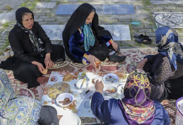 آئین سنتی چهارده بدر در گرگان/ روزی به یاد اموات