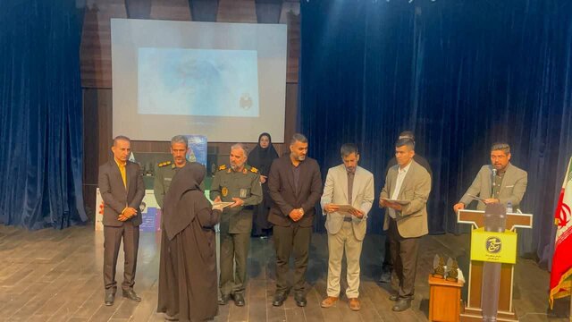 خبرنگار ایسنا در جشنواره ابوذر گلستان جایزه برد خبرنگار ایسنا در جشنواره ابوذر گلستان جایزه برد