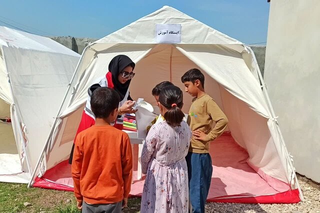 نذرخدمت‌ هلال‌ احمر بندر ترکمن به ۲۵۰ نفر از روستائیان