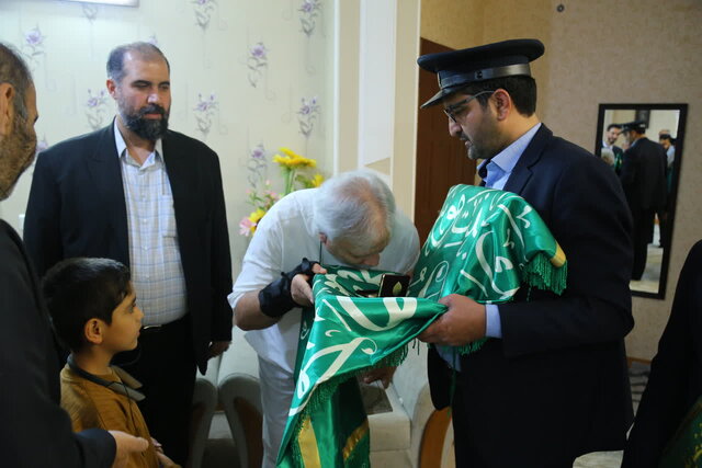 تجلیل سفیران کریمه از هنرمند پیشکسوت علی‌آباد کتول