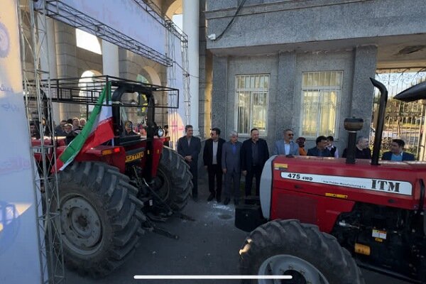 واگذاری ۳۷ دستگاه تراکتور به مددجویان کمیته امداد گلستان