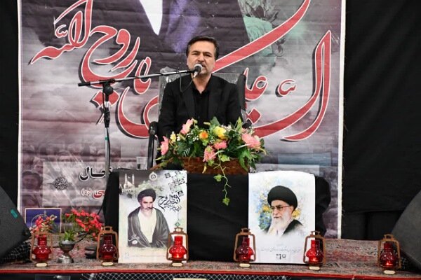 لزوم بازخوانی اندیشه‌ها و سیره عملی امام راحل توسط جوانان