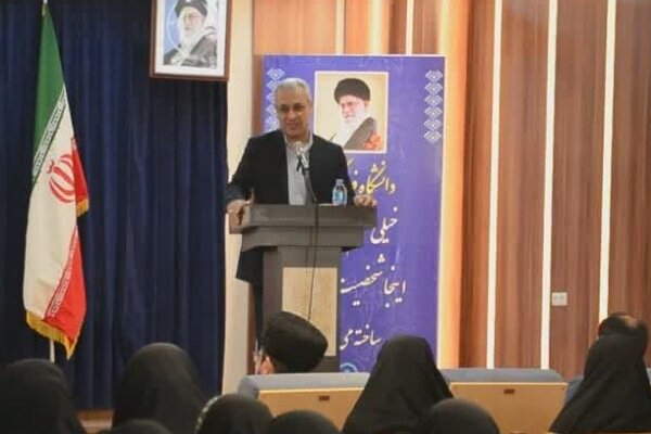 نقش کلیدی سواد رسانه‌ای در ترویج مفاهیم قرآنی در فضای مجازی