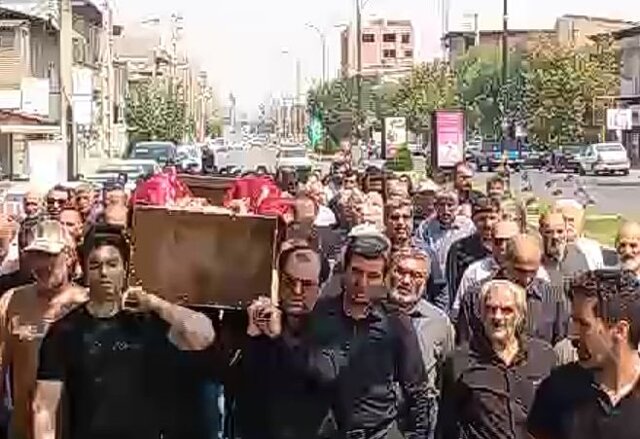 تشییع پیکر مادر و پدر دو شهید والامقام در گلستان