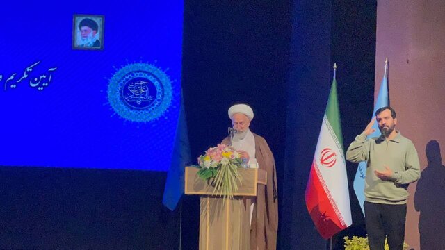 استکبار عامل بسیاری از مشکلات جهانی است