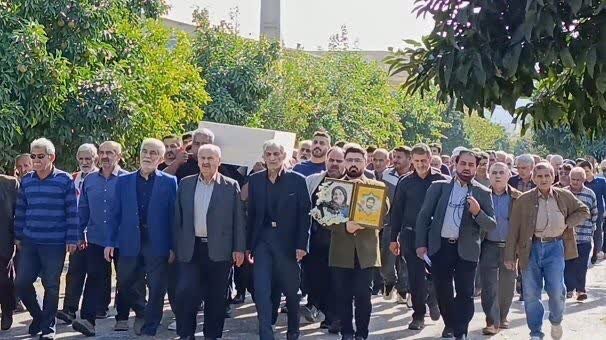 مادر شهید حسن یازرلو به فرزند شهیدش پیوست مادر شهید حسن یازرلو به فرزند شهیدش پیوست