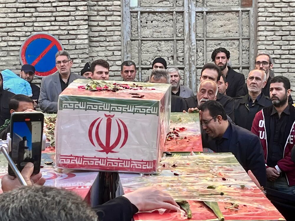 گلستان در بدرقه‌ی عاشقان بی‌نشان/ تشییع پنج شهید گمنام در گرگان