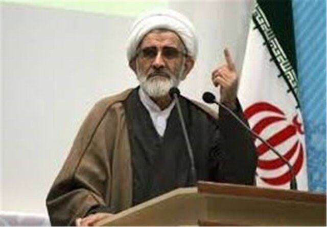 لزوم آگاه‌سازی جوانان نسبت به برنامه‌های دشمن در تخریب بزرگان دینی در فضای مجازی