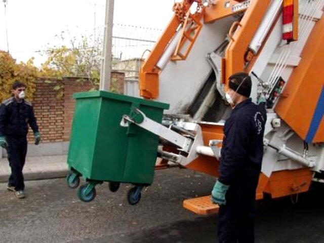 شهرداری ملایر مجبور به جمع‌آوری زباله‌ها در چند نوبت است