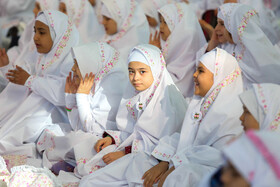معلمان در شناساندن نماز به دانش‌آموزان تلاش کنند