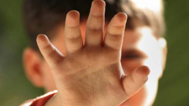 کودک‌آزار دیده ملایری از خانه امن ترخیص شد