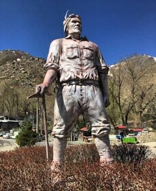 تندیس پدر کوهنوردی ایران ناپدید نشده است