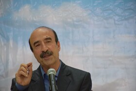 شعر تفننی و تجملی به درد اجتماع نمی خورد