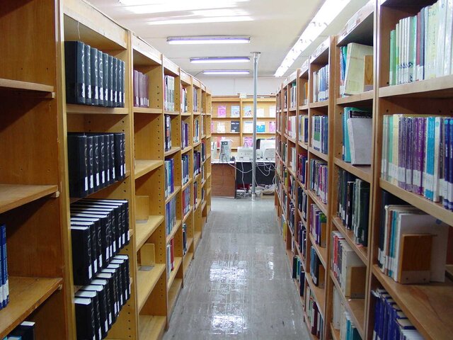 کتابخانه‌های ملایر با  ۲۱۴ هزار نسخه کتاب؛ پذیرای علاقمندان به مطالعه