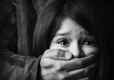 آزارجنسی معمولاً توسط مردان میانسال با چهره موجه و قابل اعتماد انجام میشود آزارجنسی معمولاً توسط مردان میانسال با چهره موجه و قابل اعتماد انجام میشود