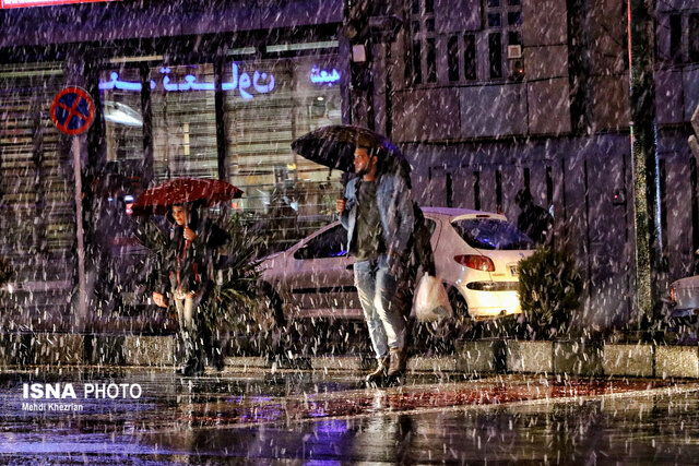 بارش نخستین برف پاییزی در همدان