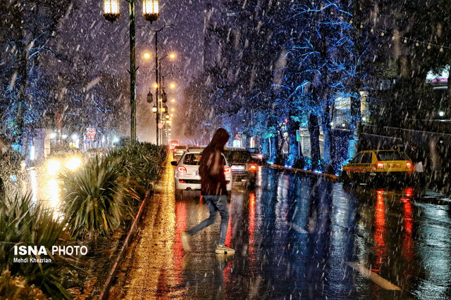 بارش نخستین برف پاییزی در همدان