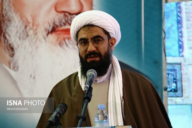 وحدت حوزه و دانشگاه سمت و سوی دانشگاه را به سمت خردورزی میبرد  وحدت حوزه و دانشگاه سمت و سوی دانشگاه را به سمت خردورزی میبرد