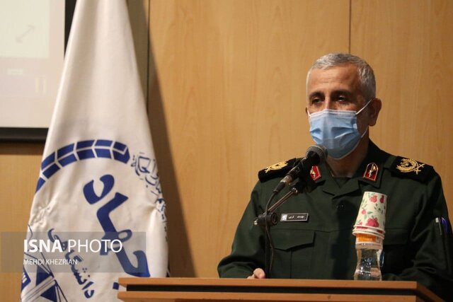 در شرایط حساس فعلی باید به دولت کمک کنیم  