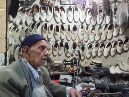 گیوه دوزی ملایر؛ هنر صنعتی در حال منسوخ شدن 