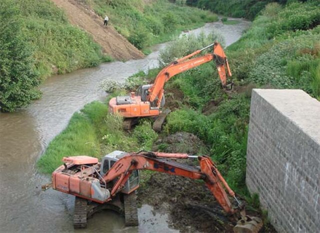 لایروبی و پاکسازی ۱۴۵ کیلومتر از رودخانههای استان همدان لایروبی و پاکسازی ۱۴۵ کیلومتر از رودخانههای استان همدان
