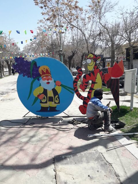 نصب ۶۵ المان و استند نوروزی در جهان شهر ملایر