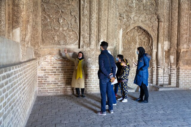 دمی با خاطرهآفرینان سفر در همدان