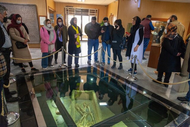 دمی با خاطرهآفرینان سفر در همدان