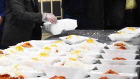 اجرای طرح " اطعام مهدوی" با توزیع ۴۰ هزار پُرس غذای گرم بین مددجویان ملایر