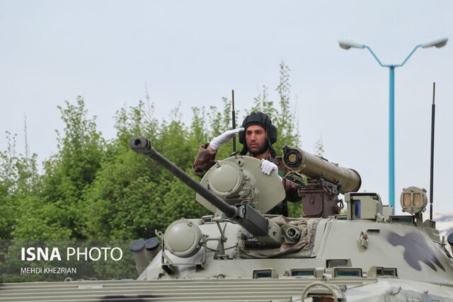 /گزارش تصویری/ رژه روز ارتش در همدان