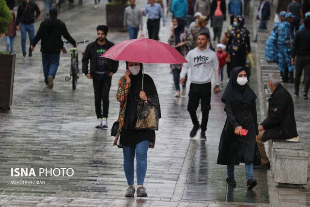 آسمان یزد همچنان بارانیست/سوز سرمای شبهای پاییزی در راه است 