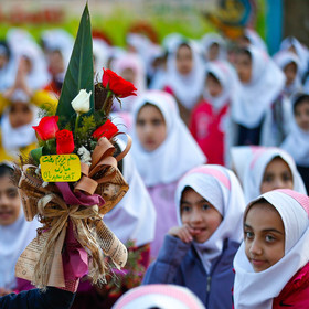 برگزاری زنگ سپاس معلم در ۲۰۰ مدرسه و آموزشگاه اسدآباد 