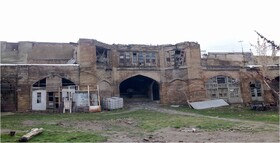 کاروانسرای "حسین‌خانی" همدان چشم انتظار اعتبار و طرح مرمت
