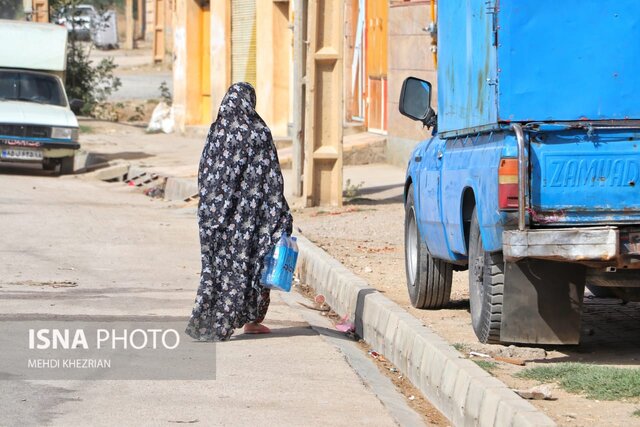 /گزارش تصویری/ آب معدنی هلال احمر در دست همدانی‌ها