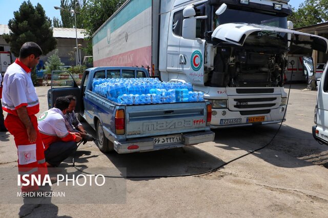 /گزارش تصویری/ آب معدنی هلال احمر در دست همدانیها