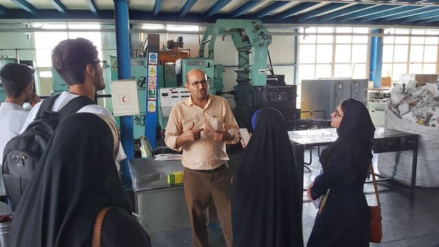 همدانیها سردمدار روزنامهخوانی در کشور