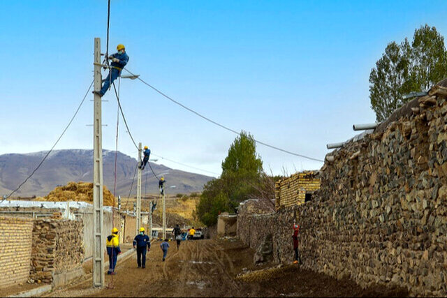اکثر قریب به اتفاق روستاهای تحت مدیریت توزیع برق شیراز برق‌دار است