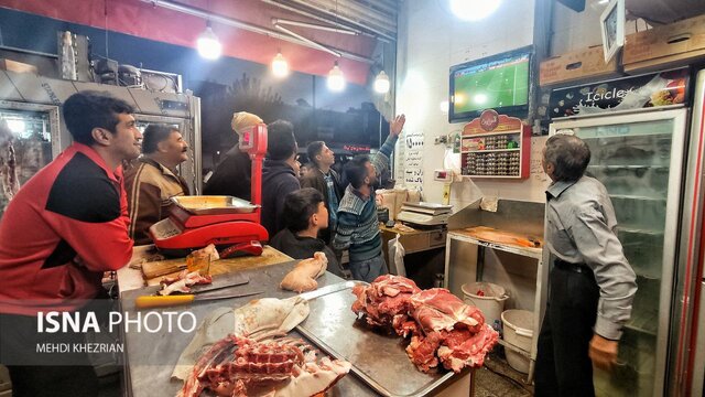 همدانی‌ها در حال تماشای نخستین بازی ایران در جام جهانی قطر