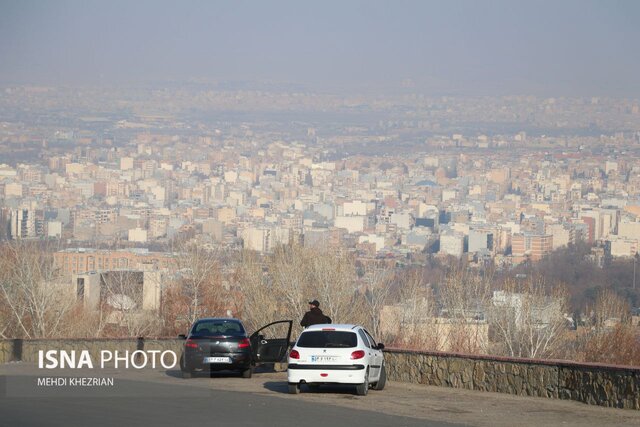 زیر سقف آسمان خاکستری