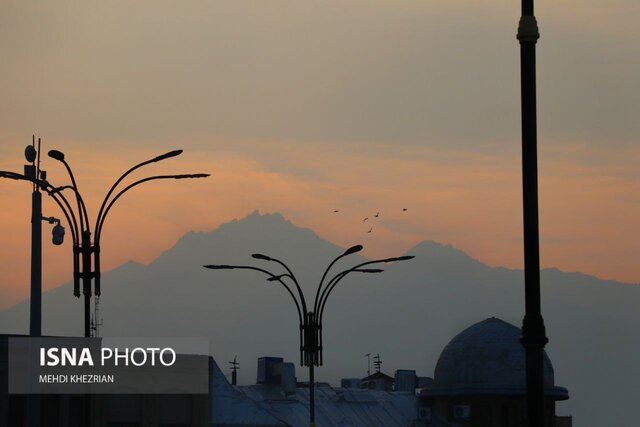 زیر سقف آسمان خاکستری