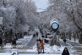 همدانی‌ها اول هفته را برفی شروع کردند