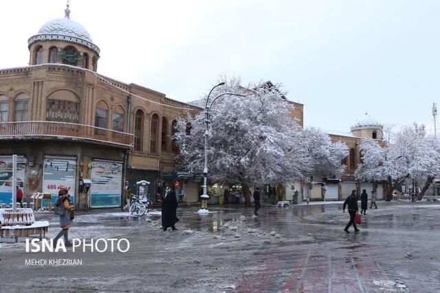 همدانی‌ها اول هفته را برفی شروع کردند