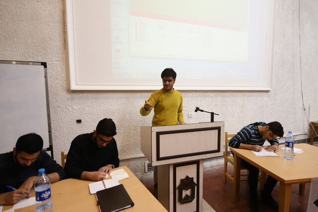 مسابقات ملی مناظره دانشجویان در ایستگاه یازدهم