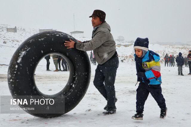 شادی همدانیها در یک روز برفی