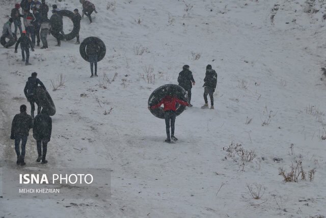 شادی همدانیها در یک روز برفی