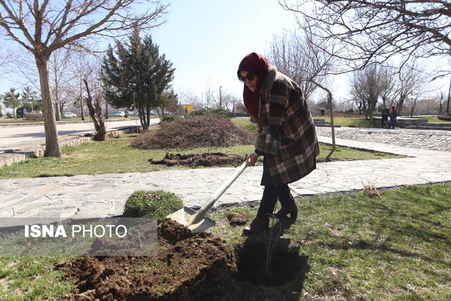 هدیه ایسنایی‌ها به زمین